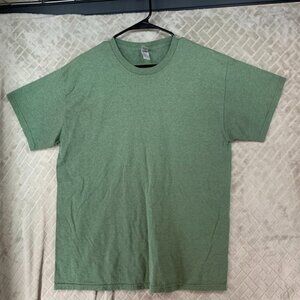 Gildan Mens Large T Shirt Green Short Sleeve Crew Neck Classic Boxy Fit